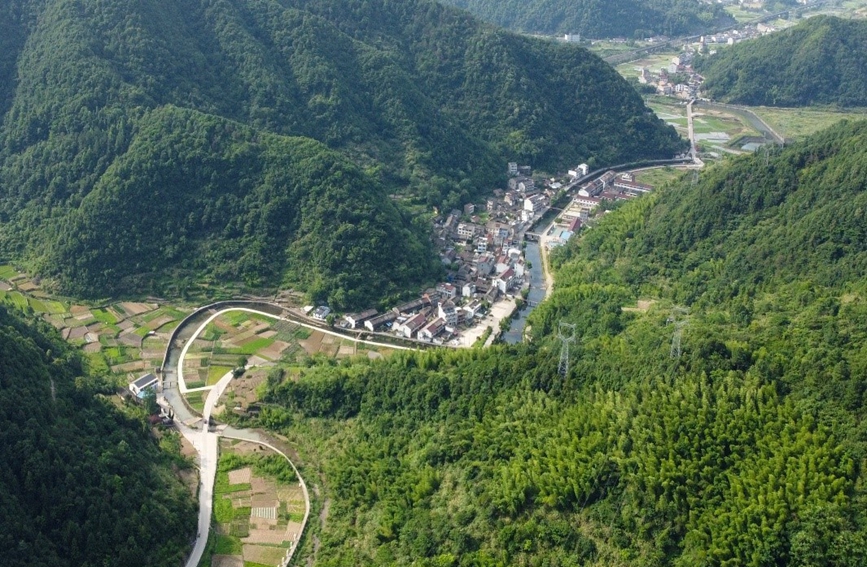 芹溪村村貌。臺(tái)州煙草供圖