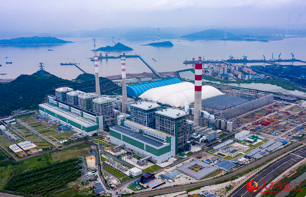 空中俯瞰浙江二建承建的浙能樂清電廠三期主廠房。人民網 章勇濤攝