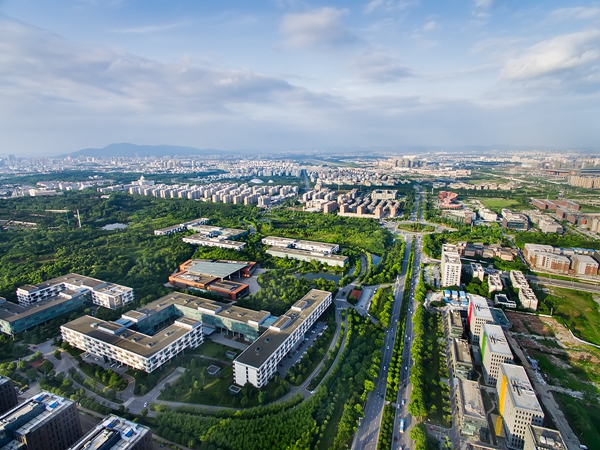 南京軟件大道兩側聚集著上千家軟件企業。雨花臺區委宣傳部供圖