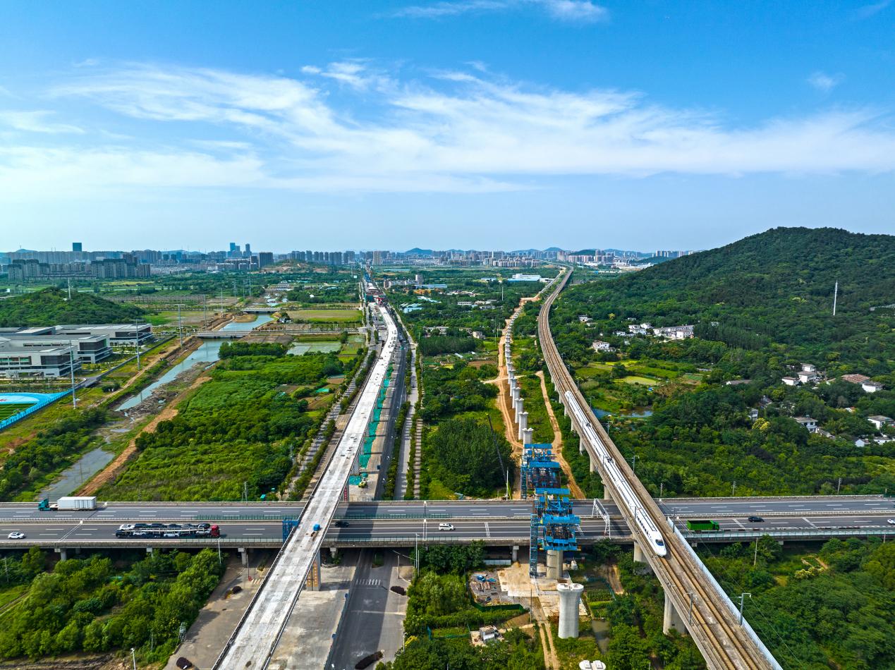 正在建設(shè)的寧馬城際鐵路、巢馬城際鐵路。馬鞍山市委宣傳部供圖