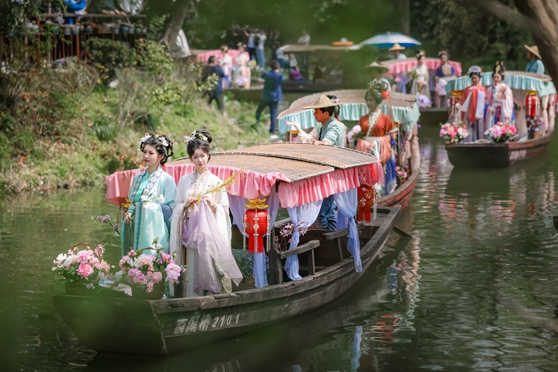 2024年西溪花朝節“花神巡游”活動。西溪濕地供圖