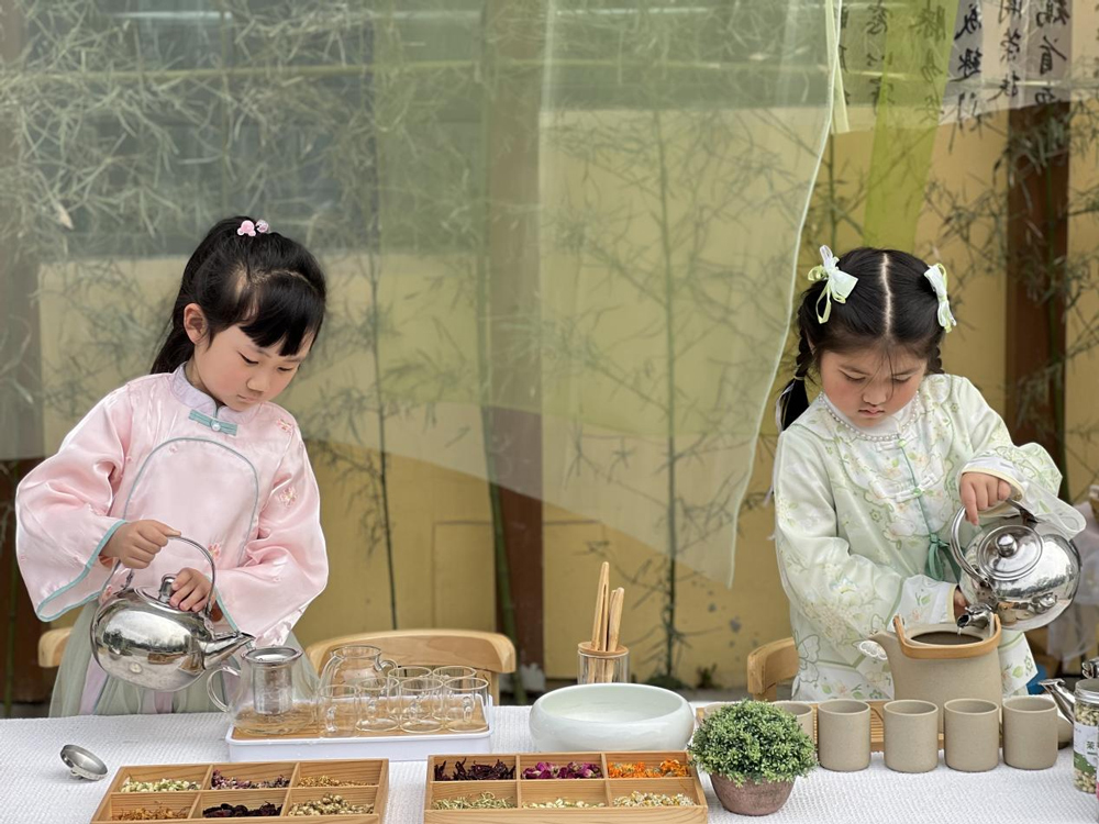 花草節活動現場。菱湖鎮幼兒園供圖